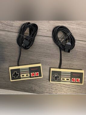 Nintendo NES Controller Pair Model NES-004 OEM Wired 8-Bit Gamepads Parts Only